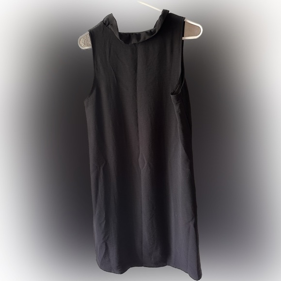 Cute and comfy black dress with ruffles neck size small - Picture 2 of 4